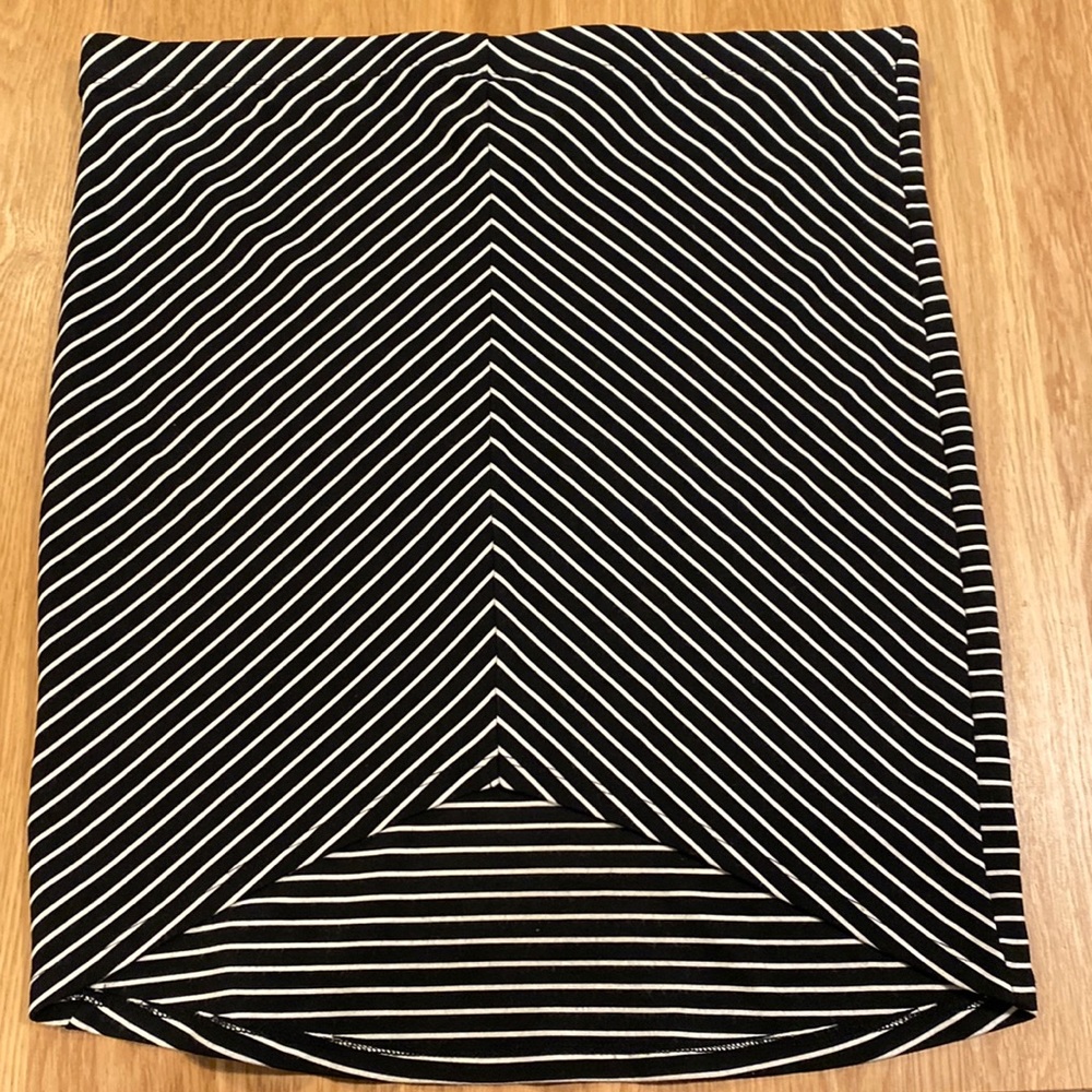 Seed Stretch Skirt